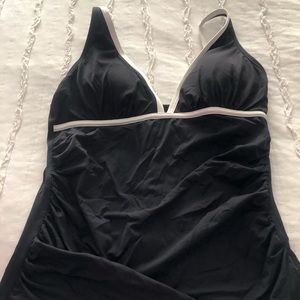 Tommy Bahama tankini top, swim Medium